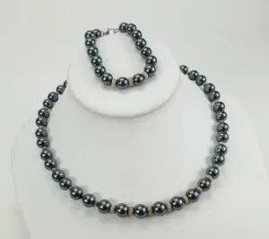 Black pearl necklace and bracelet set.