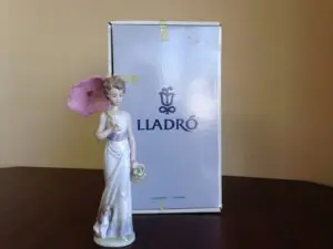 Lladro Garden Classic 7617 w/ Box Figurine