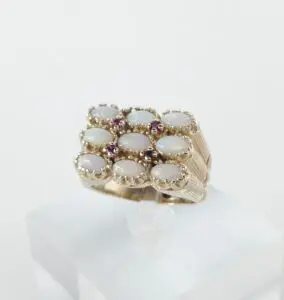 10k Yellow Gold 1.35ctw Opal Cluster Signet Style Band Ring 5.5''