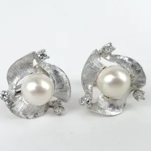 14k White Gold 6.75-7.25mm Pearl .18ctw Diamond Textured Clip-On Earrings 5/8''