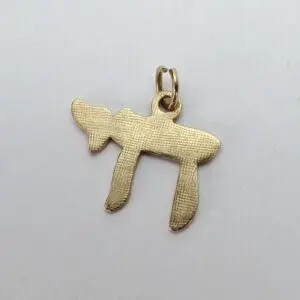 14k Yellow Gold Textured Chai To Life Dangle Drop Pendant 3/4''
