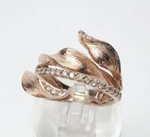 14k Rose Gold .38ctw Diamond Textured Leaf Roman Style Band Ring 6.75''