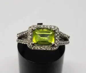 14k White Gold 1.13ctw .75ct Peridot .38ct Modern Halo Diamond Split Shank Ring