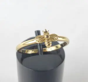 Monica Rich Kossann Queen Bee 18k Yellow Gold Posey Dainty Stackable Ring 7.25''