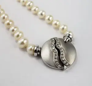 14k White Gold Unique Modern .50ctw Clasp 8mm Akoya Pearl Necklace 16.5''