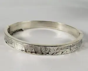 ARL 925 Sterling Silver Engraved Hinged Incan Mayan Temples Bangle Bracelet