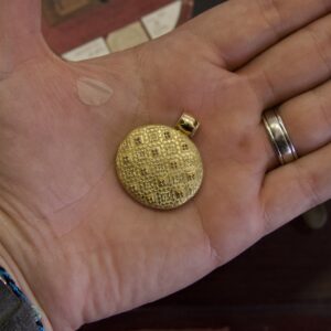 18k Yellow Gold Flower Pattern Textured Oval Pendant