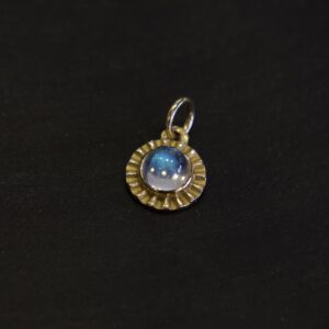 Pamela Zamore 18k Yellow Gold Cabochon Moonstone Sunburst-Style Texture Small Pendant