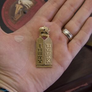 VINTAGE 12k Yellow Gold Judaica 10 Commandments Tablets Pendant