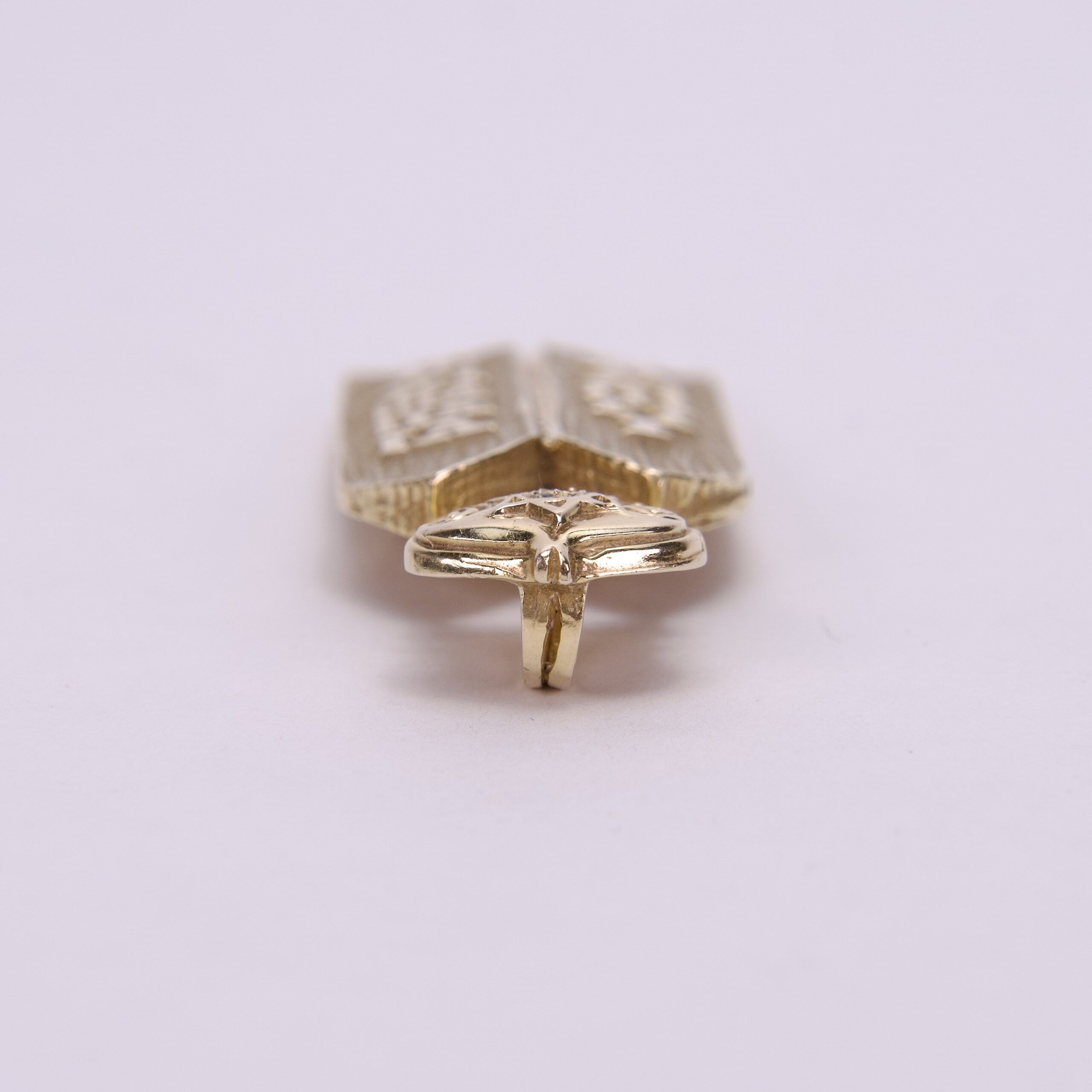 VINTAGE 12k Yellow Gold Judaica 10 Commandments Tablets Pendant - Image 3