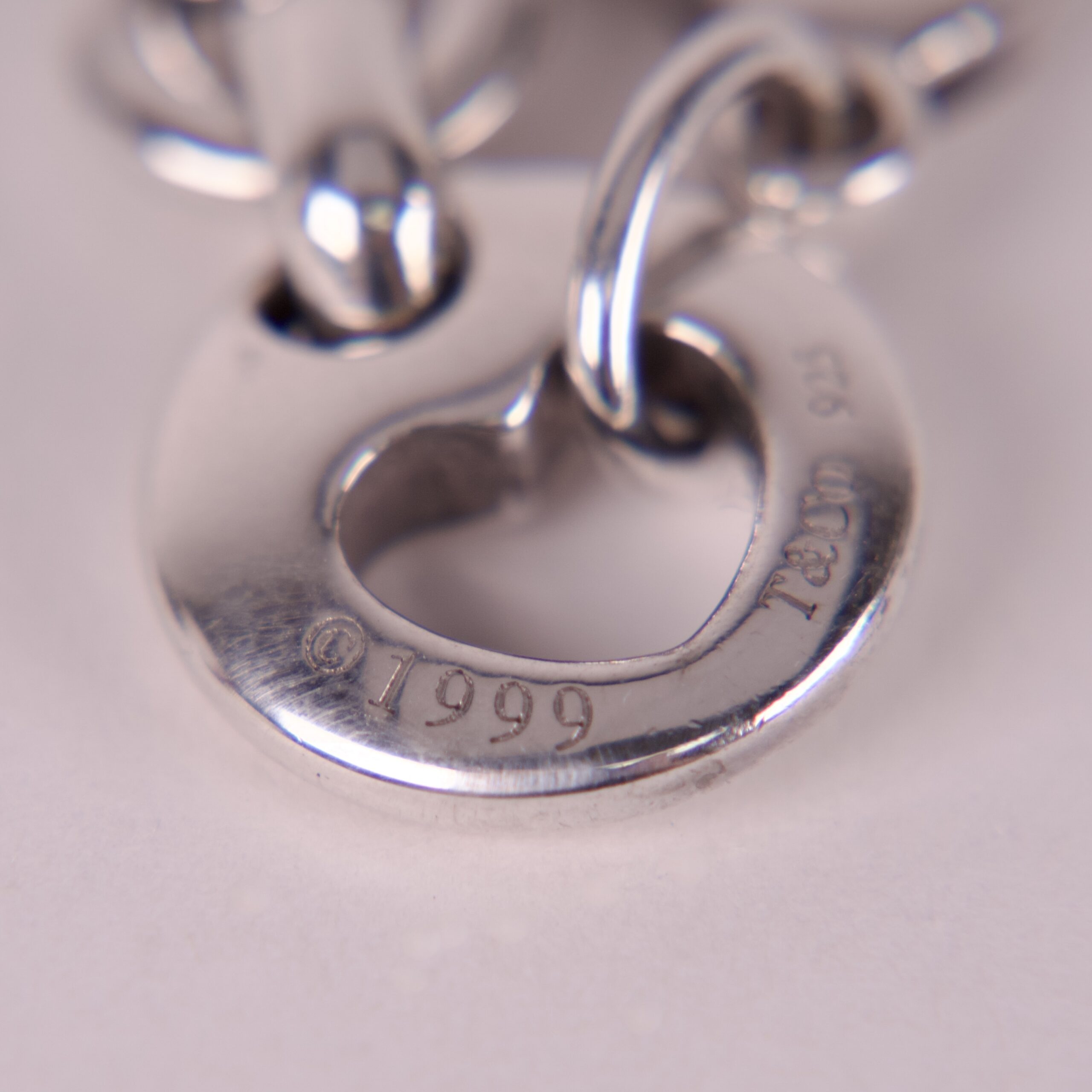 Tiffany & Co. Stencil Heart 1999 Bracelet 7.25'' - Image 6