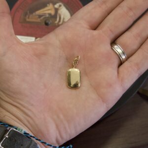 Monica Rich Kosann 18k Yellow Gold Slim "Britt" Gold Locket Pendant