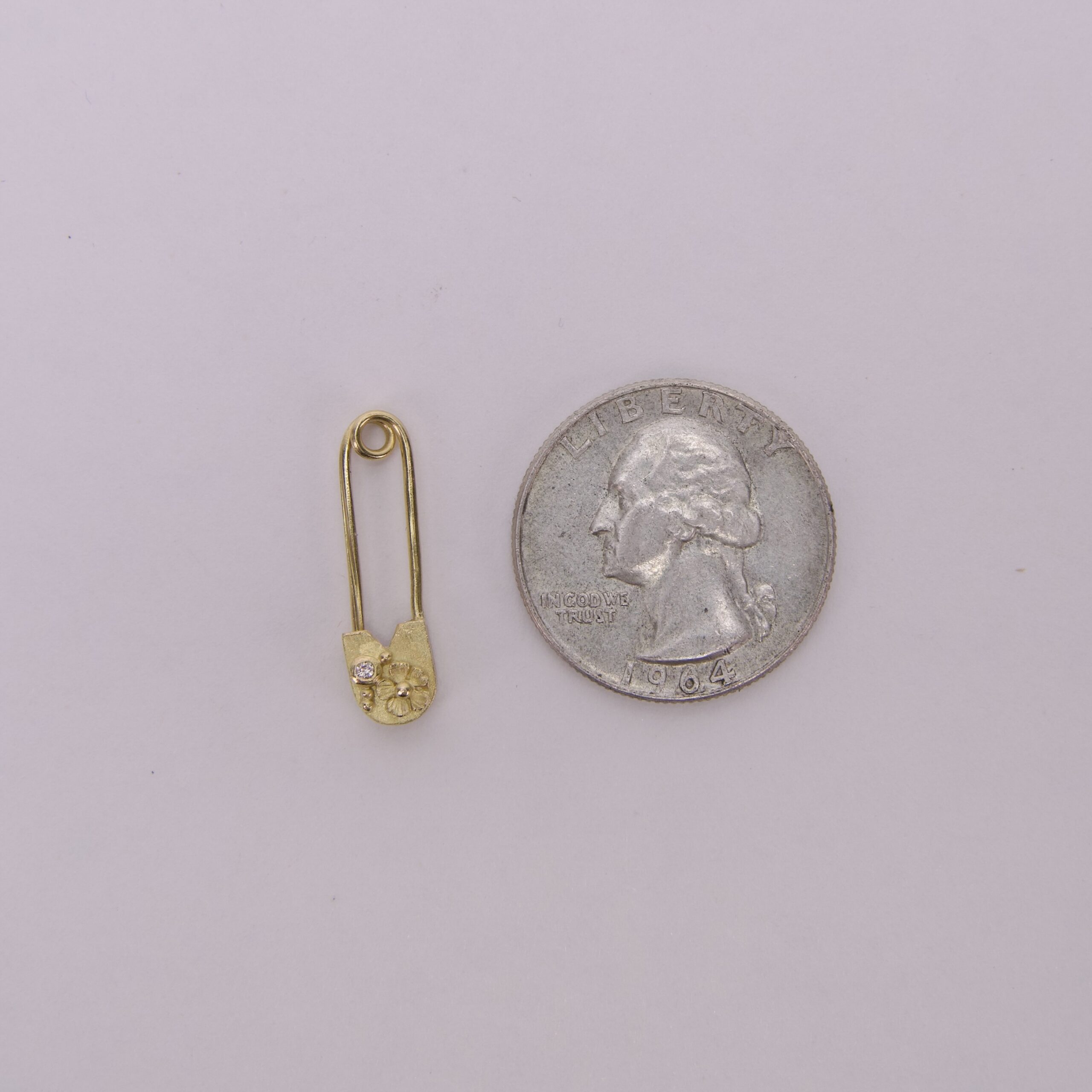 Lene Vibe 18k Yellow Gold & Diamond Flower Safety Pin Charm/Clasp - Image 6