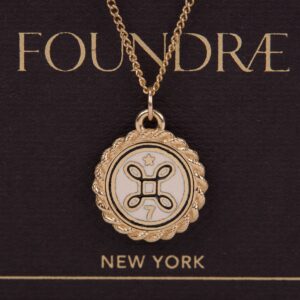 Foundrae 18k Yellow Gold True Love Knot Small Medallion Pendant