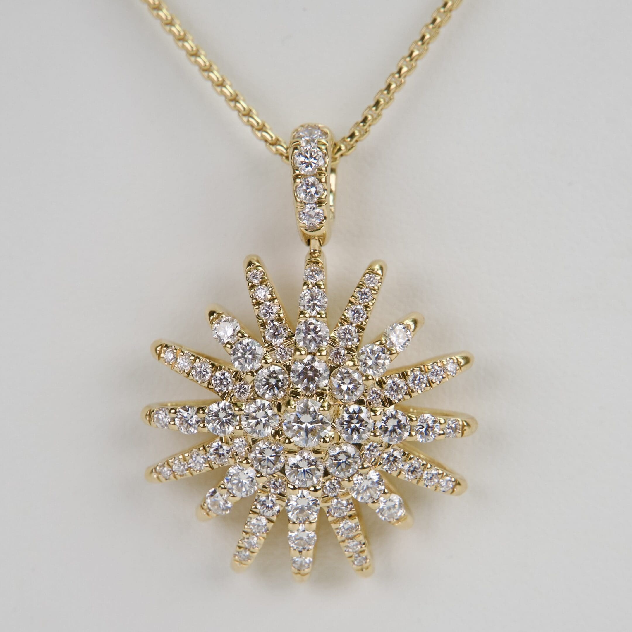 David Yurman 18k Yellow Gold Diamond 20mm Starburst Pendant Necklace 18”