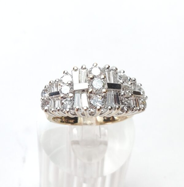 14k Multi-Tone Gold 2.2ctw Round Brilliant Baguette Diamond Cluster Band Ring - Image 9