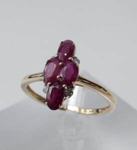 14k Yellow Gold .84ctw Ruby Diamond Cluster Cocktail Ring 7''
