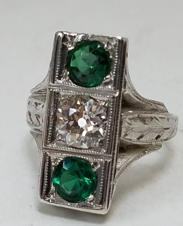 Art Deco Vintage 20k White Gold .5ct Diamond Green Stone Ring - Image 3