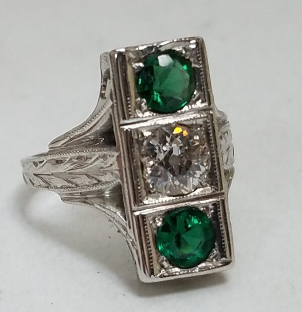 Art Deco Vintage 20k White Gold .5ct Diamond Green Stone Ring - Image 4