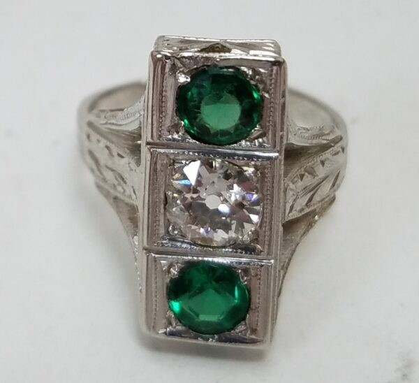 Art Deco Vintage 20k White Gold .5ct Diamond Green Stone Ring - Image 5