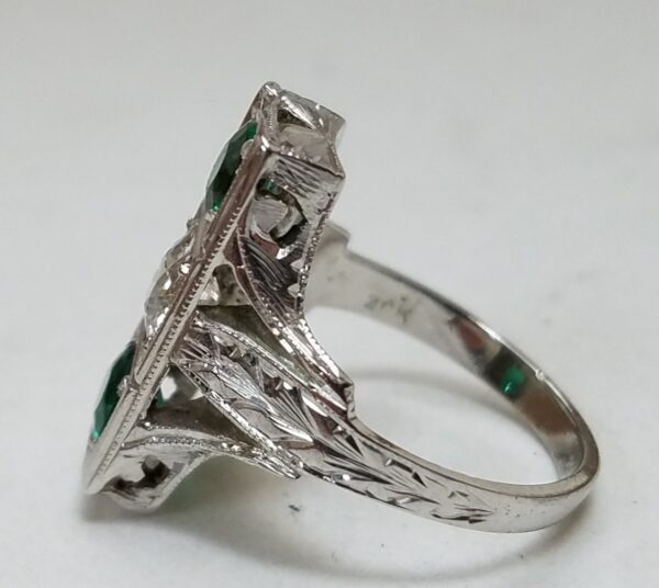 Art Deco Vintage 20k White Gold .5ct Diamond Green Stone Ring - Image 6