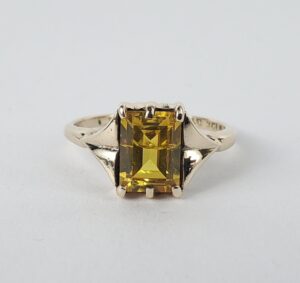Vintage 10k Yellow Gold 1.50ctw Natural Yellow Sapphire Solitaire Ring 5.75''