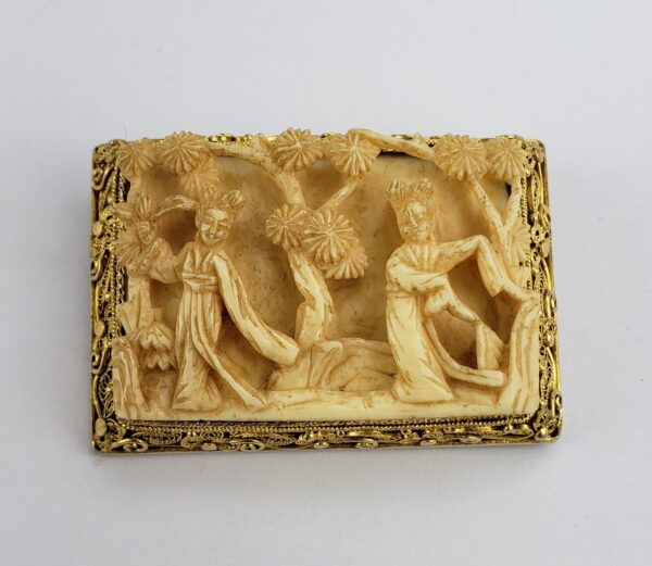 Vintage Silver Chinese Scene Gold Tone Engraved Carved Filigree Brooch Pin - Image 3