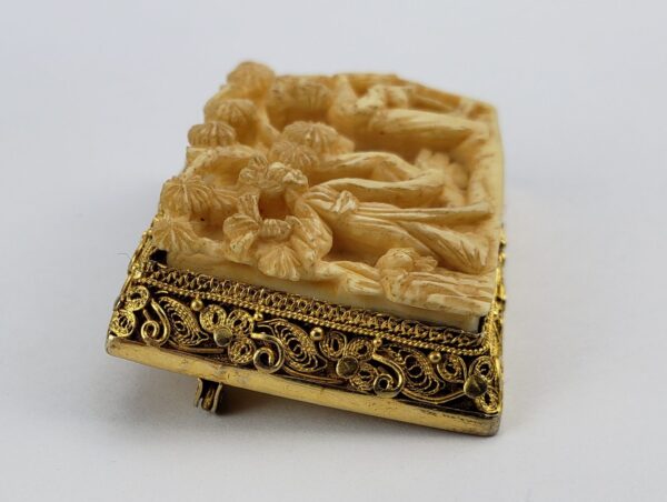 Vintage Silver Chinese Scene Gold Tone Engraved Carved Filigree Brooch Pin - Image 7