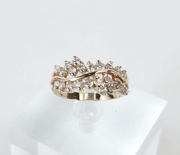 14k Yellow Gold .66ctw Diamond Curve Vine Plant Leaf Style Band Ring 5.5'' - Image 3