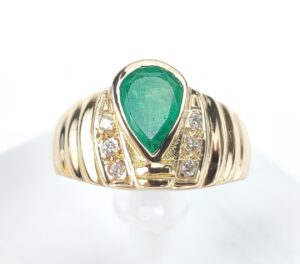 18k Yellow Gold .85ctw Pear Shape Emerald Diamond Ribbed Cocktail Band Ring 6.5'