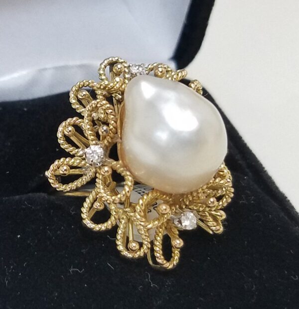 Vintage 14k Yellow Gold Baroque Pearl Diamond Ring - Image 5
