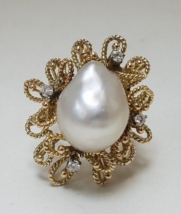 Vintage 14k Yellow Gold Baroque Pearl Diamond Ring