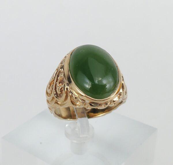 10k Yellow Gold 7ct Oval Cabochon Nephrite Jade Engraved Carved Cocktail Ring - Image 4
