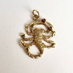 14k Yellow Gold Vintage Scorpion Charm Pendant 1 1/4''