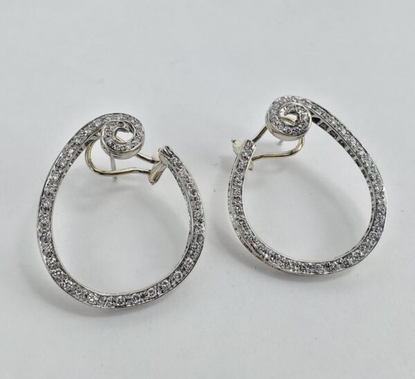 18k White Gold 3.50c Natural Diamond Large Swirl Circle Hoop Leverback Earrings - Image 8
