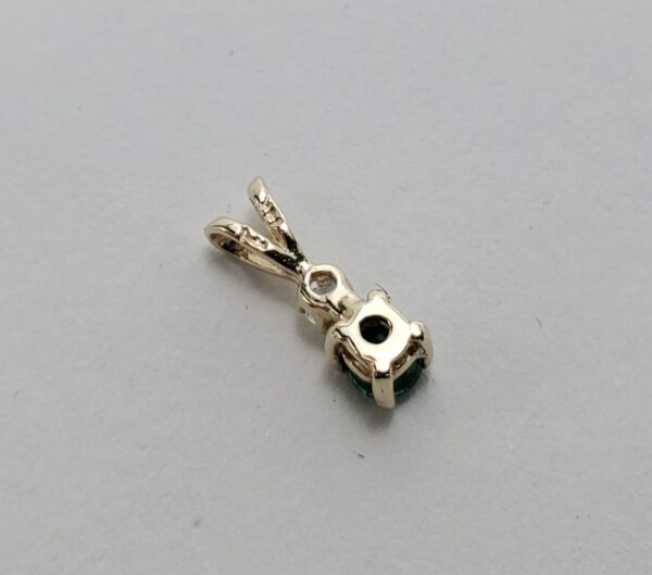 14k Yellow Gold Green Stone Cubic Zirconia Drop Pendant 1/2'' - Image 3