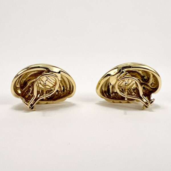 Vintage 18k Yellow Gold Ribbed Wave Omega Back Earrings - Image 4