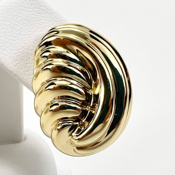 Vintage 18k Yellow Gold Ribbed Wave Omega Back Earrings - Image 7