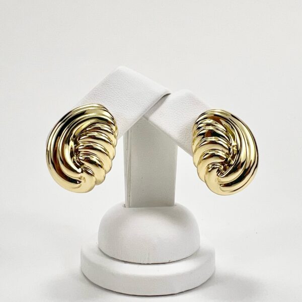 Vintage 18k Yellow Gold Ribbed Wave Omega Back Earrings