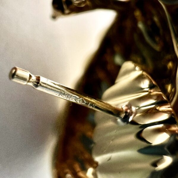 Vintage 18k Yellow Gold Ribbed Wave Omega Back Earrings - Image 9