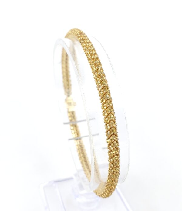 Yvel 18k Yellow Gold 5.22ct Yellow Sapphire 3-Row Prong Set Tennis Bracelet 7'' - Image 3