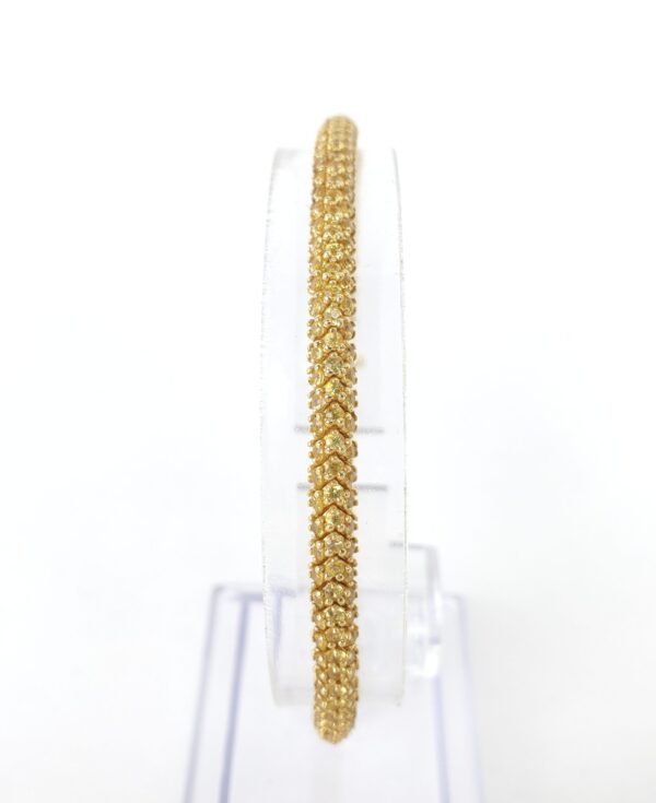 Yvel 18k Yellow Gold 5.22ct Yellow Sapphire 3-Row Prong Set Tennis Bracelet 7'' - Image 4