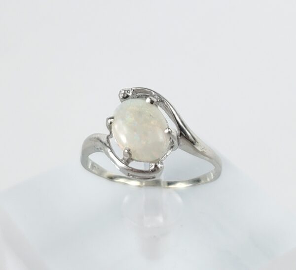 10k White Gold Oval Cut Cabochon Natural Opal Solitaire Ring 6''