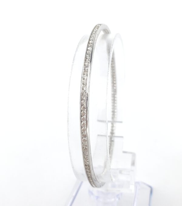 18k White Gold 1.95ctw Engraved Round Brilliant Diamond Tennis Bangle Bracelet - Image 4