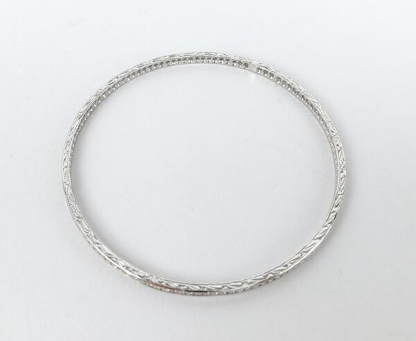 18k White Gold 1.95ctw Engraved Round Brilliant Diamond Tennis Bangle Bracelet - Image 9