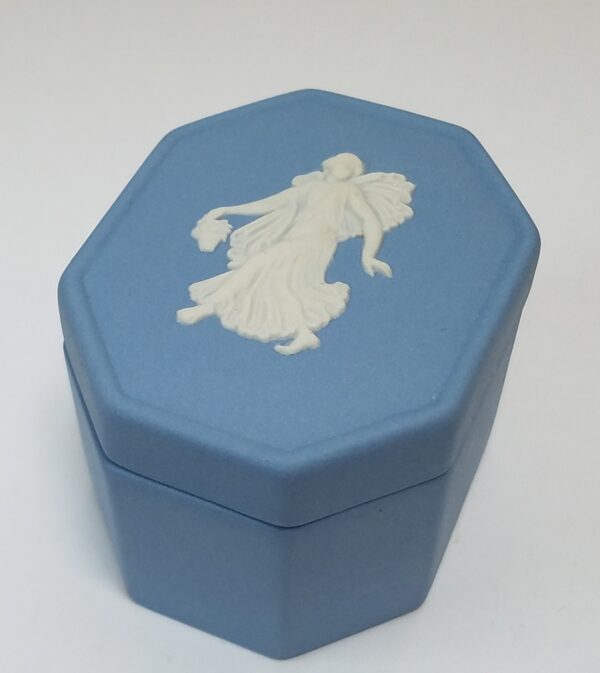 Wedgwood Trinket Box Made in England Hallmark KD - Image 5