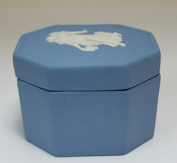Wedgwood Trinket Box Made in England Hallmark KD - Image 7