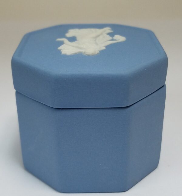 Wedgwood Trinket Box Made in England Hallmark KD - Image 8