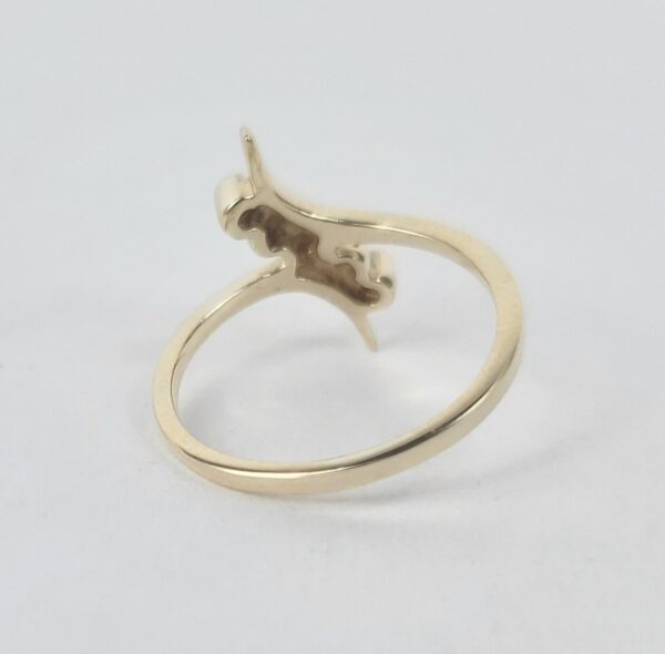 10k Two Tone White Yellow Gold Diamond Crossover Style Curved Swirl Ring 5'' - Image 8