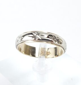 14k Multi-Tone Gold Engraved Star Starburst Wedding Style Band Ring 7''